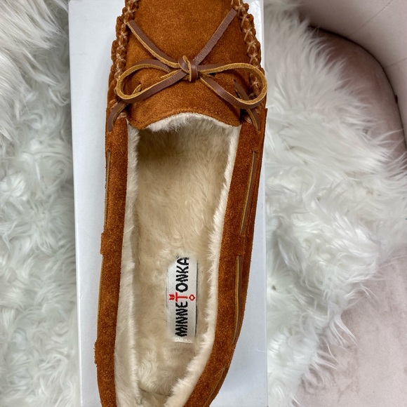 NEW IN BOX Minnetonka Cally Brown Suede Leather Moccasins size 11 - Picture 3 of 5